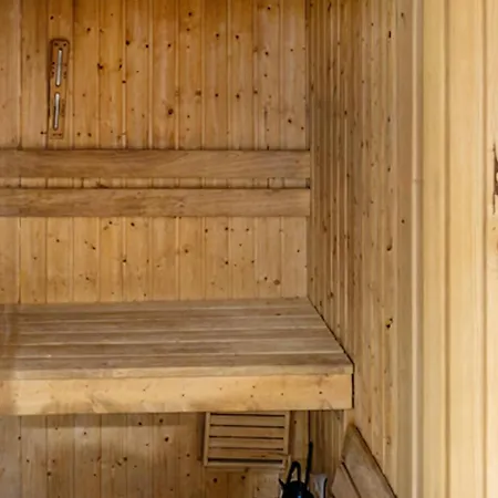Beach Front Home In Ocypel With Sauna Сasa de vacaciones *